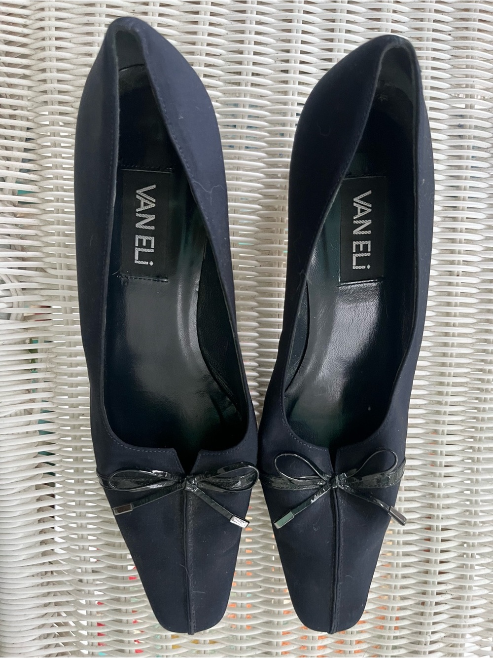 Vaneli Navy Bow-Accent Women's Pumps